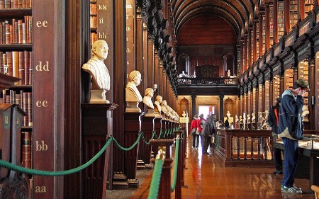 Trinity_College_Library-long_room